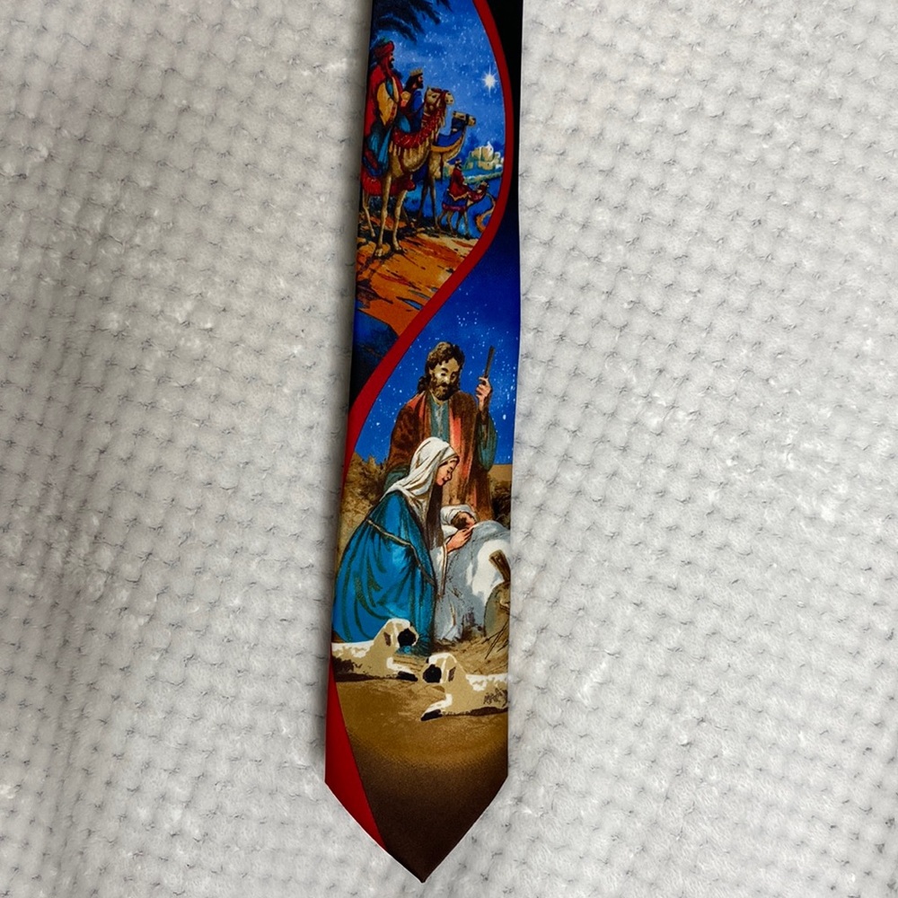 Holiday Traditions Hallmark Christmas men’s necktie